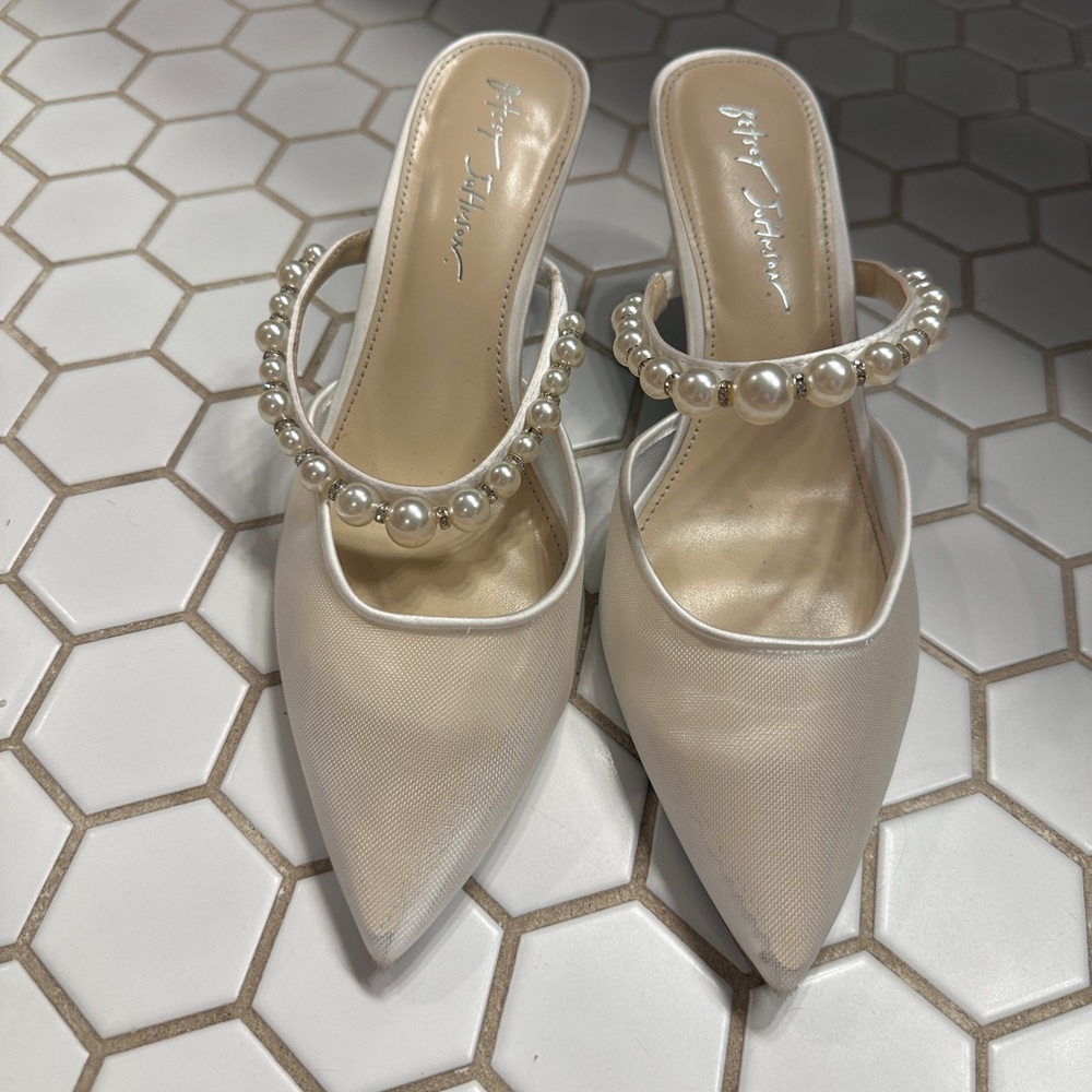 Betsey Johnson Evey Mule Pearl Heels White Size 9.5
